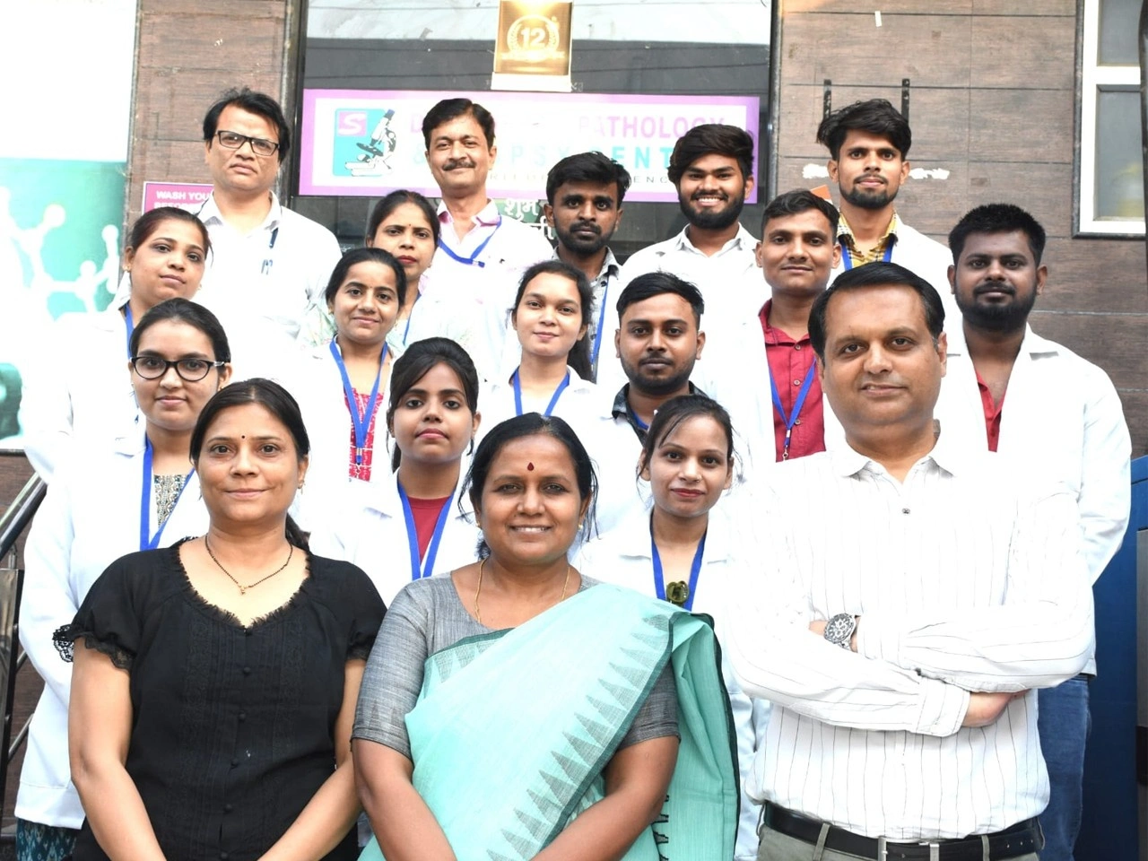 Advanced Cobas e 411 analyzer for hormone and immunoassay testing at Dr. Sudeep's Lab.